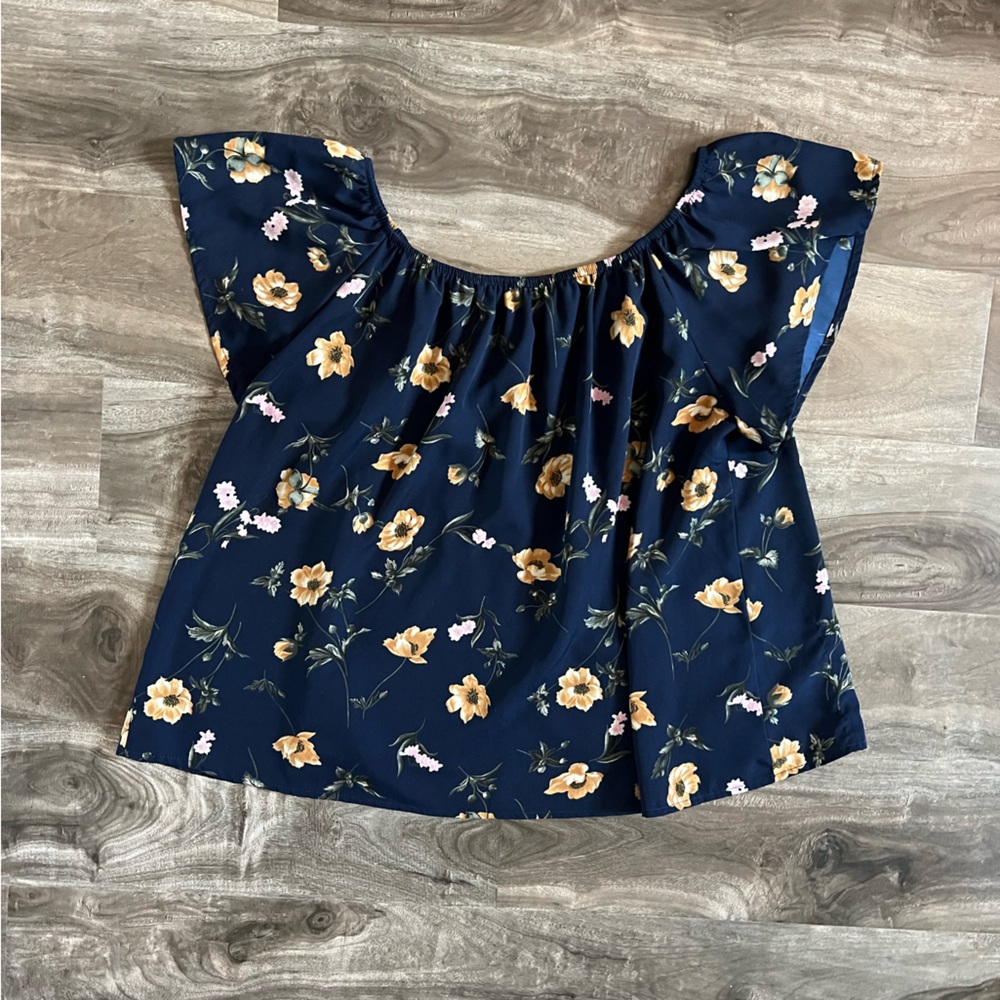 Loose for floral blouse size medium
